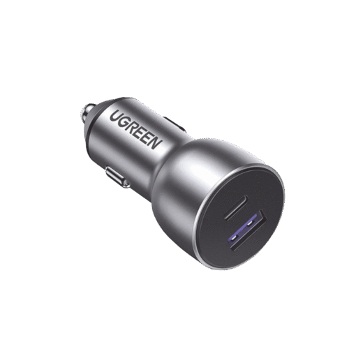 60980-FRENTE-l Cargador de Auto 52.5W, puerto USB-A y USB-C, carga rápida, compatible con vehículos de 12 y 24 VCD, caja de aluminio